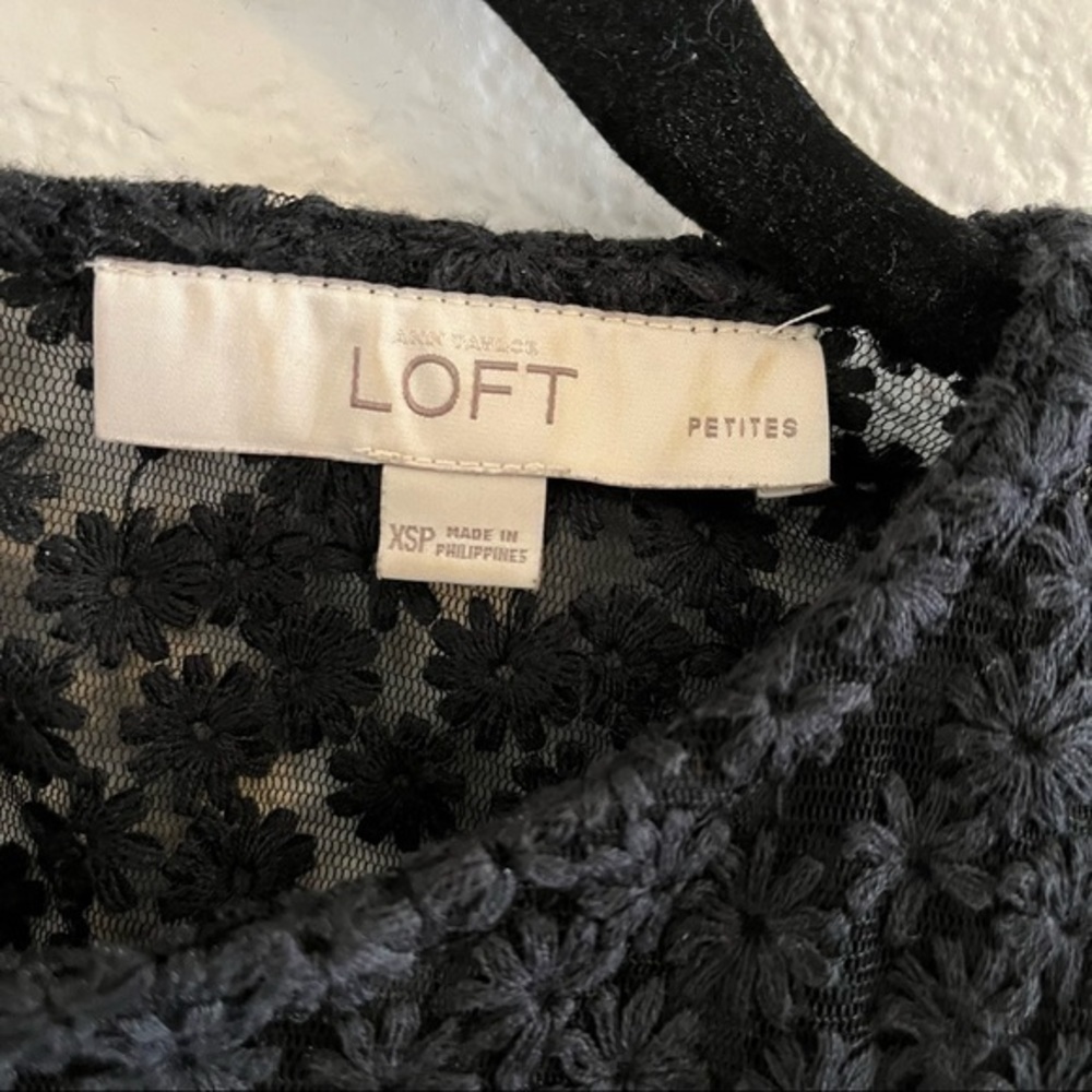COPY - Loft- flower embroidered blouse - Picture 6 of 6